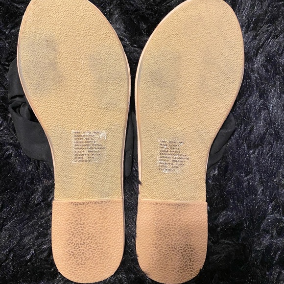 Lauren Conrad black sandals - Picture 2 of 2